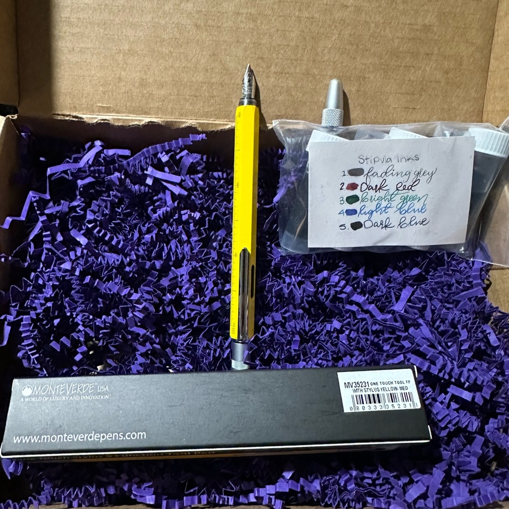 Monteverde Calligraphy Pen with 5 containers of inks New Never been used